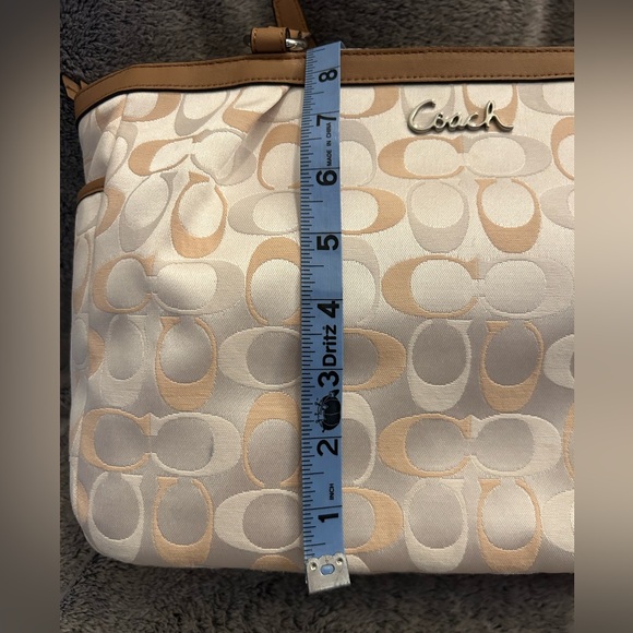 Coach NWOT East/West Signature Gallery Bag - Picture 16 of 17